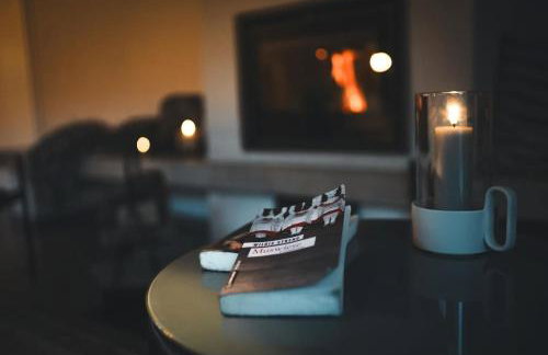 Freistehendes Ferienhaus mit Kamin, Sauna, atemberaubenden Blick ins Tal, mehrere Terrassen, 1500qm Grundstück 1,6m hoch eingezäunt - Foto 3