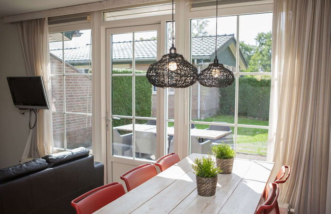 Detached Combined Bungalow with Garden near Veluwe - Photo 29