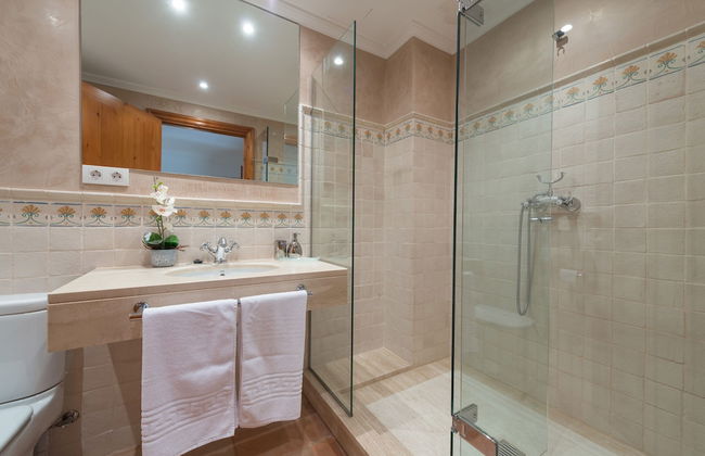 Circe in Fornalutx With 4 Bedrooms and 4 Bathrooms - Photo 32