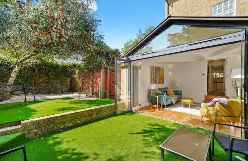 3 Bedroom Mews Home - Clapham Common - Free Private Parking - Sleeps 5 - Newly Refurbished - Sweetpea & Pillow Properties - Foto 9