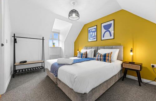 Spacious 6-bedroom house - 3 parking spaces - Superfast Wi-Fi - Close to M5 - Long-stay rates! - Foto 6