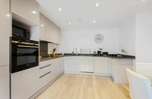 St Martins 2 Bedroom Apartments in Ruislip By 360 Stays - Foto 93