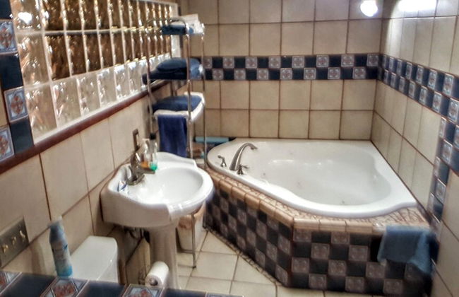 Family Friendly (Pets Welcome) - Photo 11