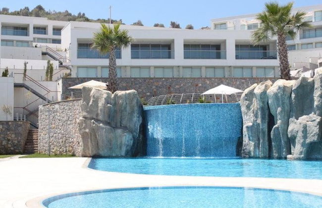 2 Bed Penthouse Apartment With Stunning Sea View - Photo 23