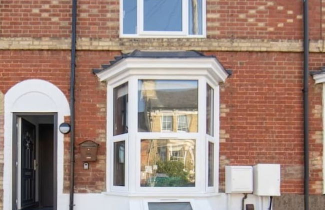 Immaculate 5-bed House in the City Centre Ashford - Photo 29