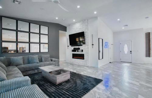 VEGAS OASIS CLOSE 2 STRIP! Private Hot tub & Heated Pool - Foto 16