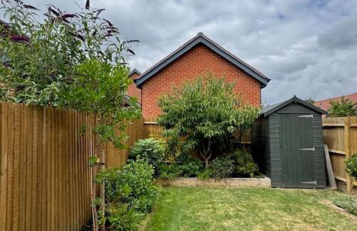 Bensons Hill - Stylish 2-Bed Home with Garden & Parking - Foto 21