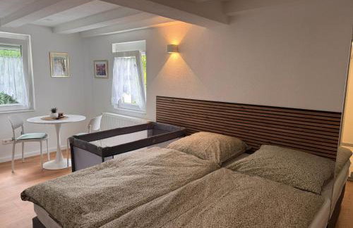 Traumhaft modernes Zimmer mit Doppelbett,,,,Gemeinschaftsbad und WC in 78554 Aldingen - Foto 9