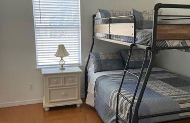 Updated,spacious, maritime 3BR downtown cottage - Photo 14