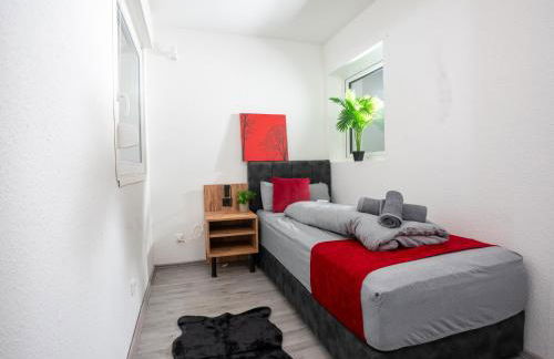 Serviceroom24 - Apartment 3 in Recklinghausen WLAN - Smart-TV - 24-7 Check-in und Küche - Foto 3