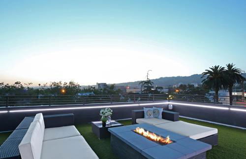 NEW Modern Oasis off Melrose - Rooftop - Pool - Photo 46