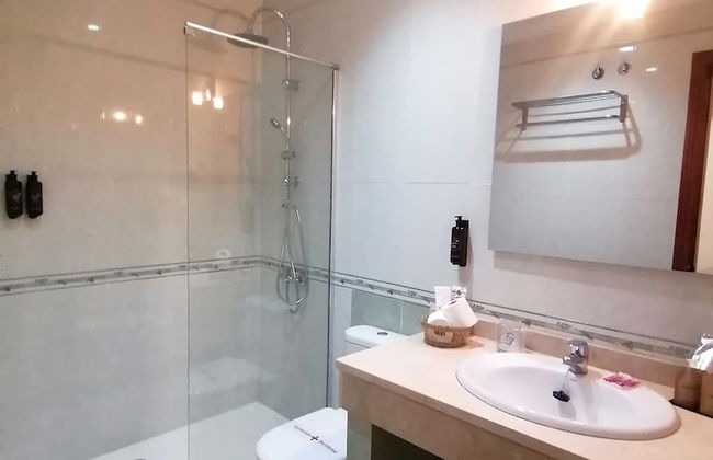 CN-340 Suites - Photo 60