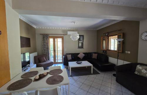 Cave Apartments - Photo 4