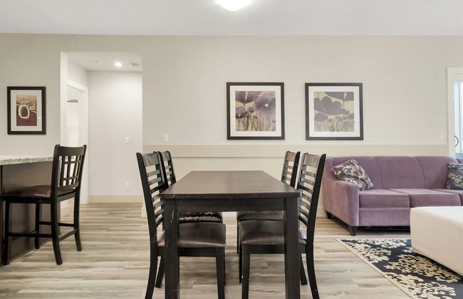 Breathtaking Bliss 2BR Penthouse - Photo 16