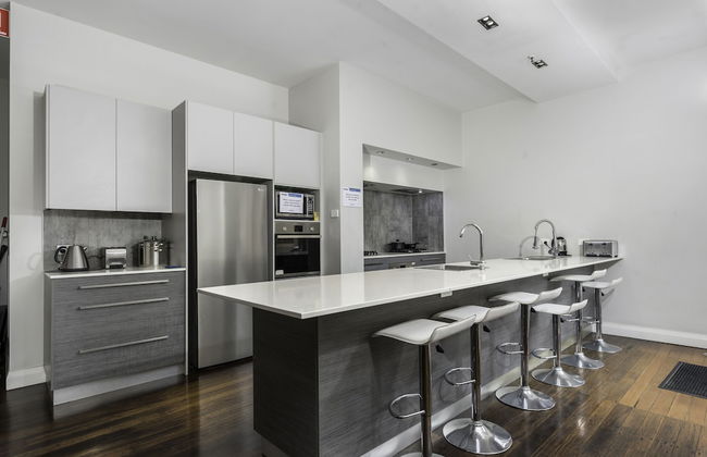 Studios on King - Photo 31