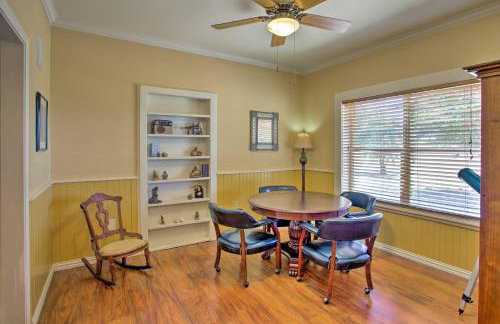 Spacious Stallion Lake Ranch Home with Patio - Foto 9