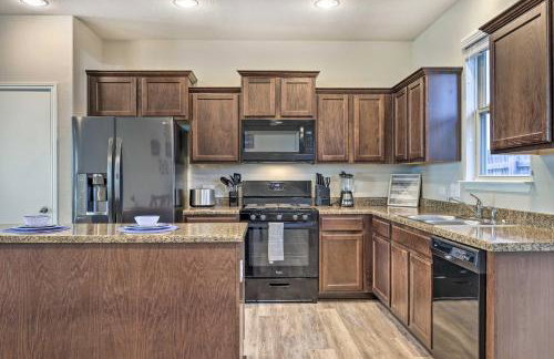 Family Home with Fenced Yard in Austin Suburbs! - Foto 11