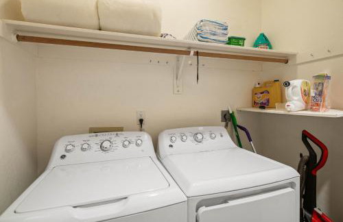 LUX Sedona Retreat - Hot tub & Game room - Foto 44