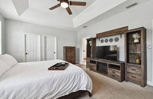 Tampa Private Large House, Game Room & Backyard - Sleeps 12, 4bdr, 3bth, Quiet Community, Near Everything in Tampa & St Pete - Foto 47