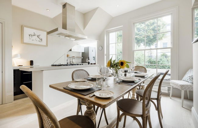 Chic Wandsworth Home With Patio - Photo 23