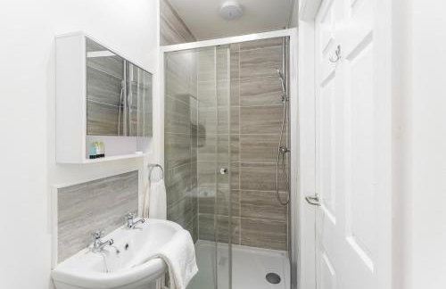 NEW! Stylish 5-Bed Apartment in Stockton-on-tees by Stay With Us, Perfect for Contractors & Large Groups, FREE Parking! - Foto 64