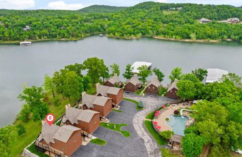Luxury Lakefront Chalet Resort 2 Pools FREE Amenities Dock Kayaks Waterslide - Foto 53