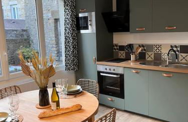 Beau Loft room proche mont saint Michel jaccuzi illimité en plein centre Avranches - Foto 13