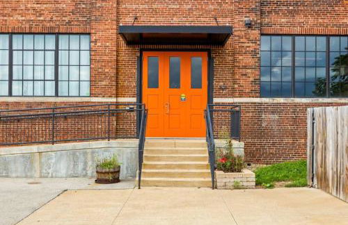 The Urban Loft - Stylish Industrial Living - Foto 30