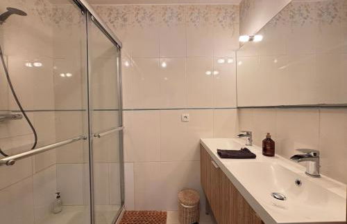 Les Douves Duplex 5 personnes lumineux avec jardin et terrasse aménagée , vue sur château à 5mn de la mer, proche Omaha Beach et Bayeux - Foto 22