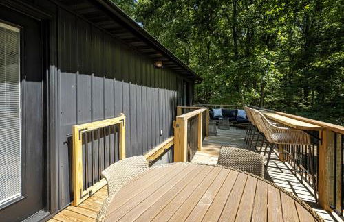 Modern 2BR Cabin w Hot Tub Near Wine Trail - Photo 36