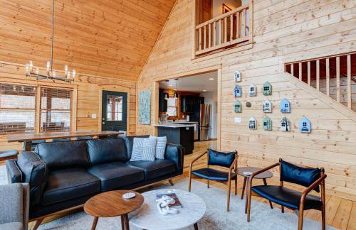 Whiskey Hills - Newly Remodeled Luxury Cabin with Hot Tub, Incredible Views close to Asheville, walk to Hatley Pointe & Ski! - Foto 48