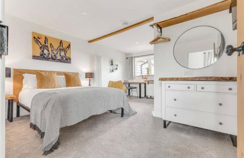 Grafton Fields near Silverstone - Photo 18