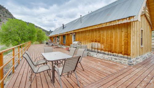 Creekside Cabin with Deck and Views in Panguitch! - Foto 2