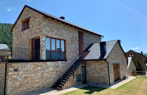 Casa Mya. A Modern Duplex in the Spanish Pyrenees - Photo 10