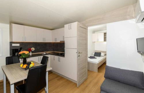 Cozy and Chic Little House with pool Ivinj - 5 - Foto 53