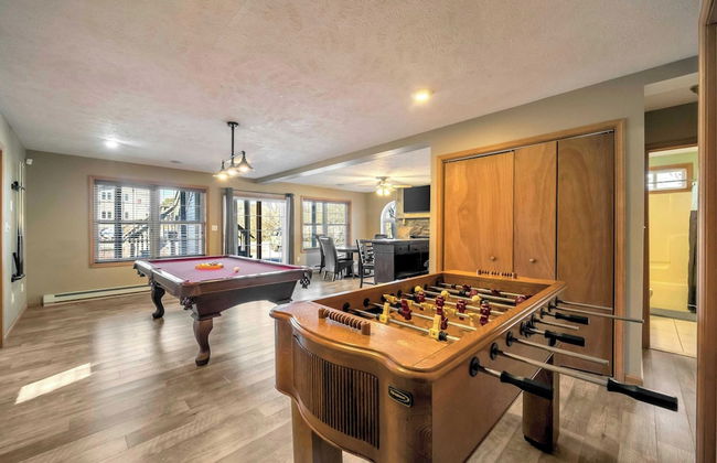 Pocono Pinnacle by Avantstay Steps to the Lake, Game Room, Large Deck - Foto 19