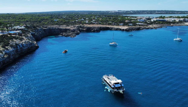 Excursión a Formentera - Foto 2, Fondeo Crystal Waters