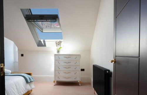 Luxury Penthouse Retreat with Epic Ocean Views & Log Burner - Foto 160