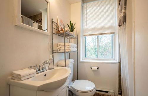 The Terrace at Park Place 2nd floor walk up -cozy 2 bedroom fast WiFi free coffee - Foto 9