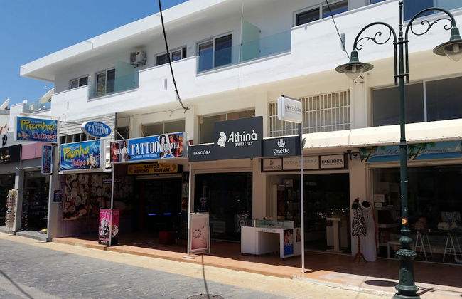 Ria's Deluxe Apartments - Photo 35