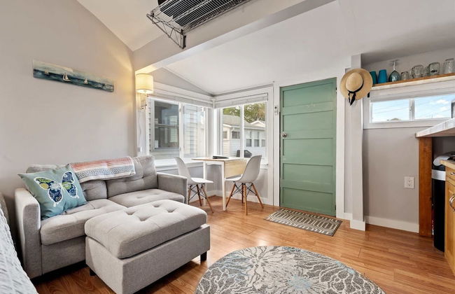 Just Beachy Charming Studio! - Photo 10