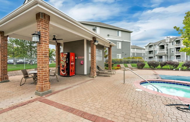 Welcoming 2BR Pool Gym Near Hill AFB Lagoon - Foto 23