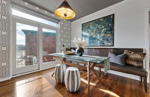 Iowa River Landing steps to Xtream Arena & Coralville Convention Center - Foto 7