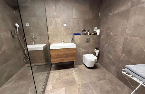 Modern House Gehrden 2, bis 4 Person, Contactless Check-in, free parking, Vollsaniert und Renoviert Dezember 2024 - Foto 48