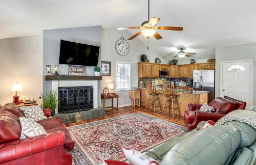 Anglers Dream Lake Guntersville Escape with Views! - Foto 1