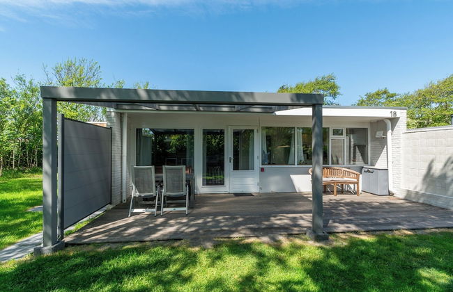 Cozy Holiday Home With Garden - Photo 19