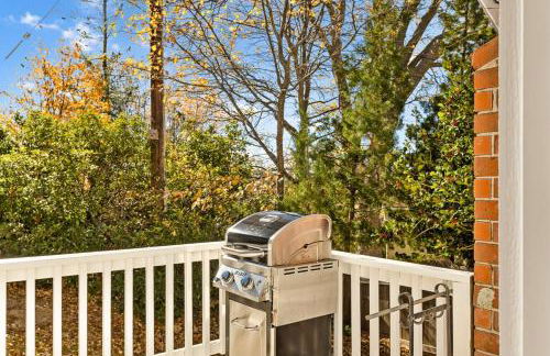 The Crown A-Frame Gated Central AC Lake Access - Foto 23