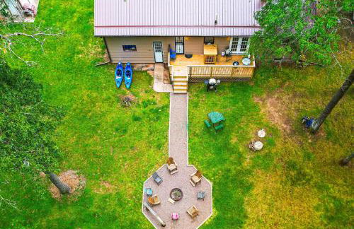 Hayward Home with Private Deck, Fire Pit and Kayak! - Foto 36