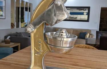 Vacation House! 6BR, FREE Heated Pool, Arcade & Hot Tub - Photo 24