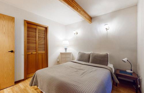 Redwood Rest Getaway - A-Frame with Hot Tub & Deck - Foto 15